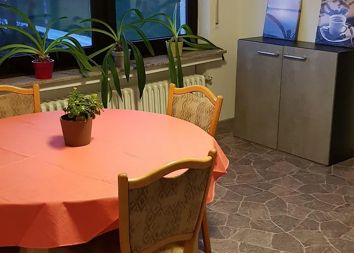 Cafe Sonnenschein & 酒店